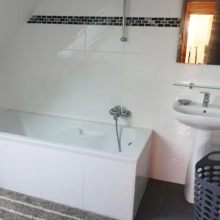 Maison Familiale - 8 Pers - Proche Et Port - Jardin Et Terrasse - Fr-1-639-40 Holiday home *